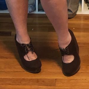 2/$20 De Blossom Collection Brown Wedge